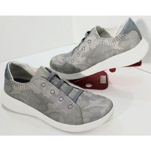 Bzees - Golden Knit - Sneakers - Women's - Size: 8